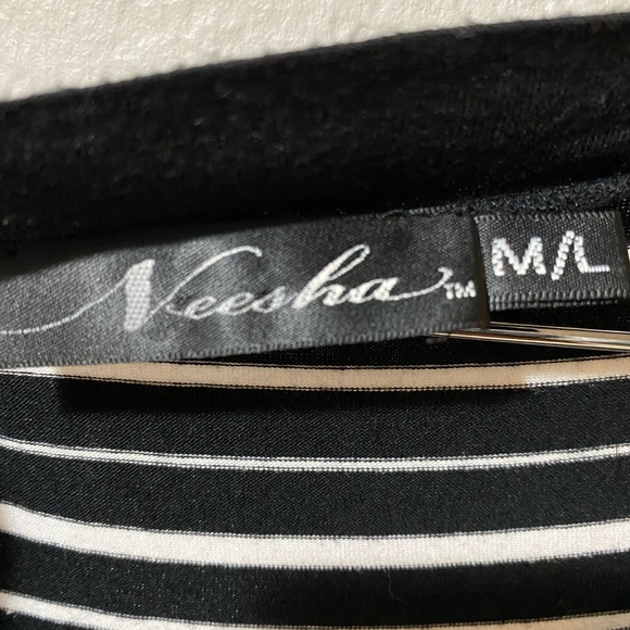 NEESHA ASYMMETRICAL STRIPED DRESS SIZE M/L EXCELLENT CONDITION - Picture 3 of 8